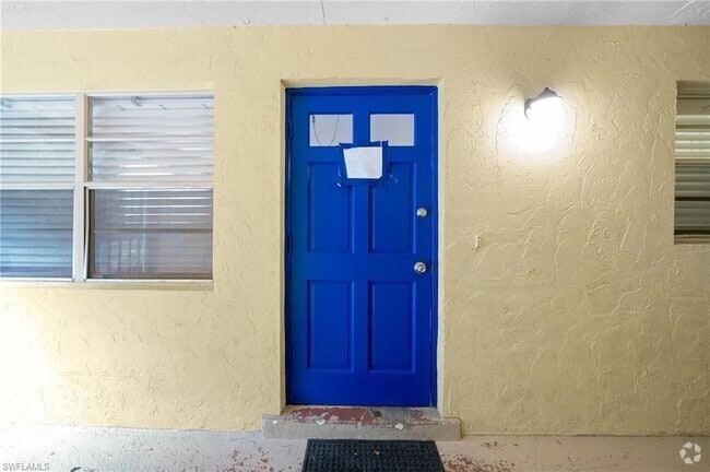 Building Photo - 4290 Gulfstream Dr Unit 3 Rental
