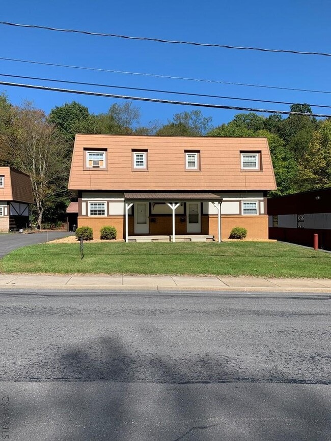 Photo - 402 Southmont Blvd