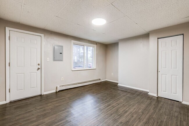 Photo - 2675 S 18th St Unidad Apt 2 (Top)