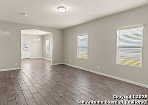 Photo - 754 Farmers Dell