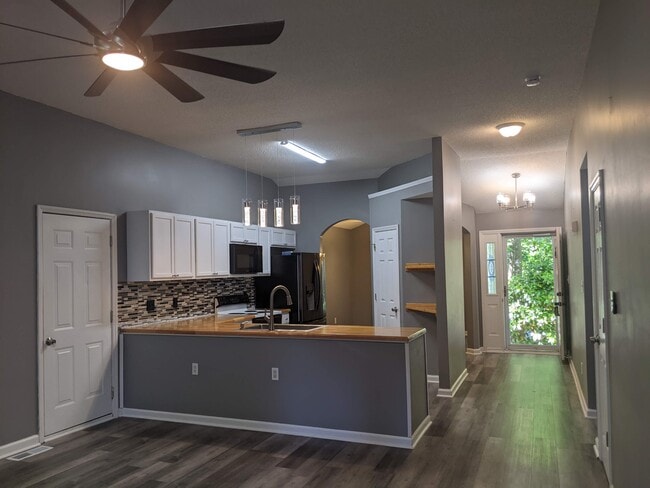 Photo - 408 Patriot Pl