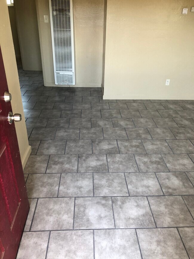 Entryway - 708 Bowles St Unit #1-#22