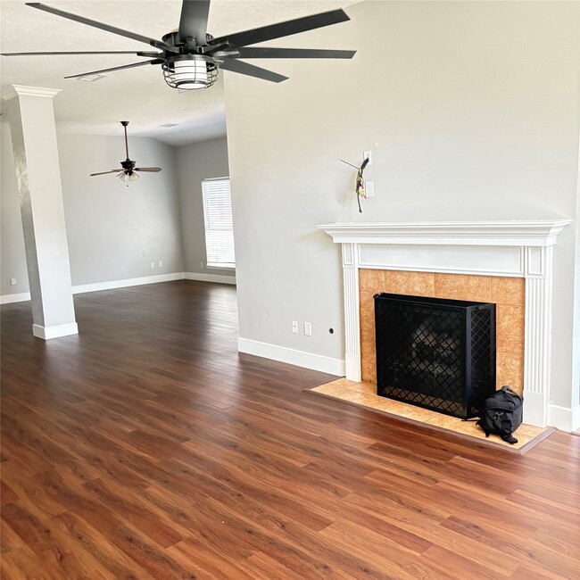 Photo - 20315 Aspenwilde Dr