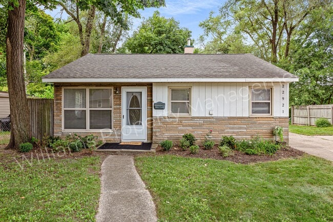 Building Photo - 22921 Rosewood St