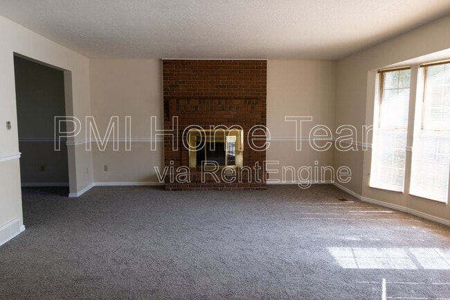 Photo - 5095 Taylor Ave