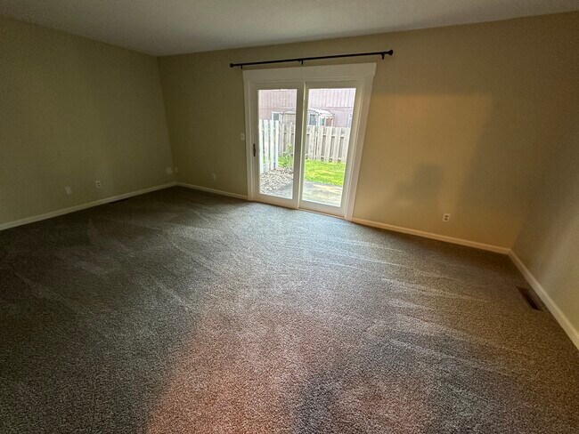 Photo - 3900 N Saginaw Rd