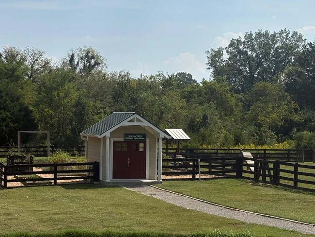 Photo - 2016 Cavell Ln