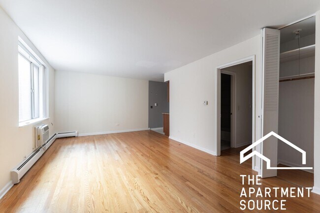Photo - 5820 N Sheridan Rd Unit 305