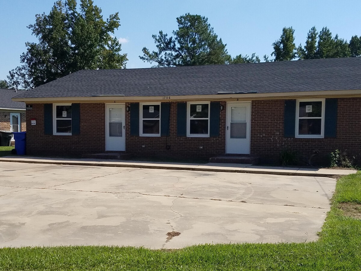 Photo - 1706 Snowden Dr SE Apartment Unit A