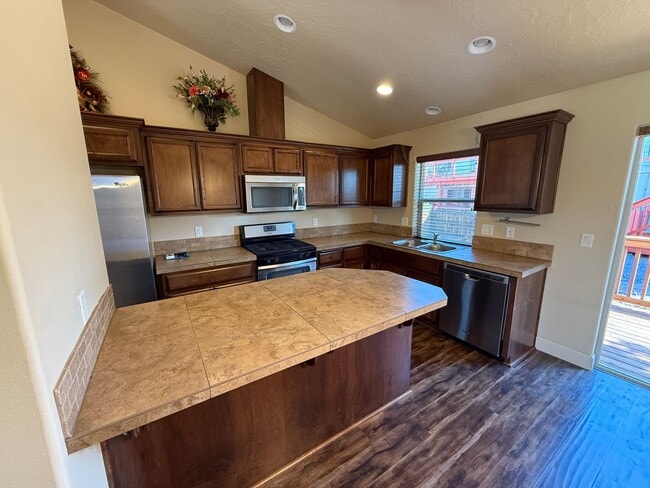 Photo - Spacious 4 Bed/3 Bath Single Family Home i...