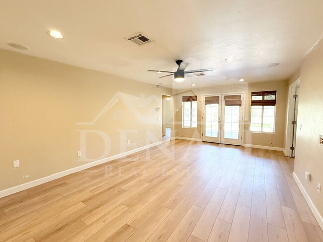 Photo - 1326 W Palm Ln