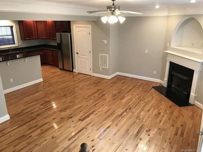 Photo - Now Renting charming 2 bedroom 2.5 bath t...