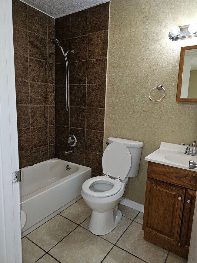 Photo - 2730 NE 49th Ave Unit 2