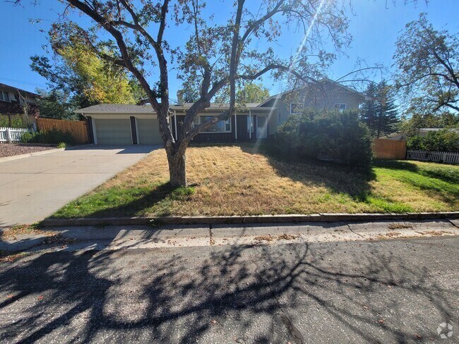Building Photo - Great 5br/2ba House in NE Colorado Springs...