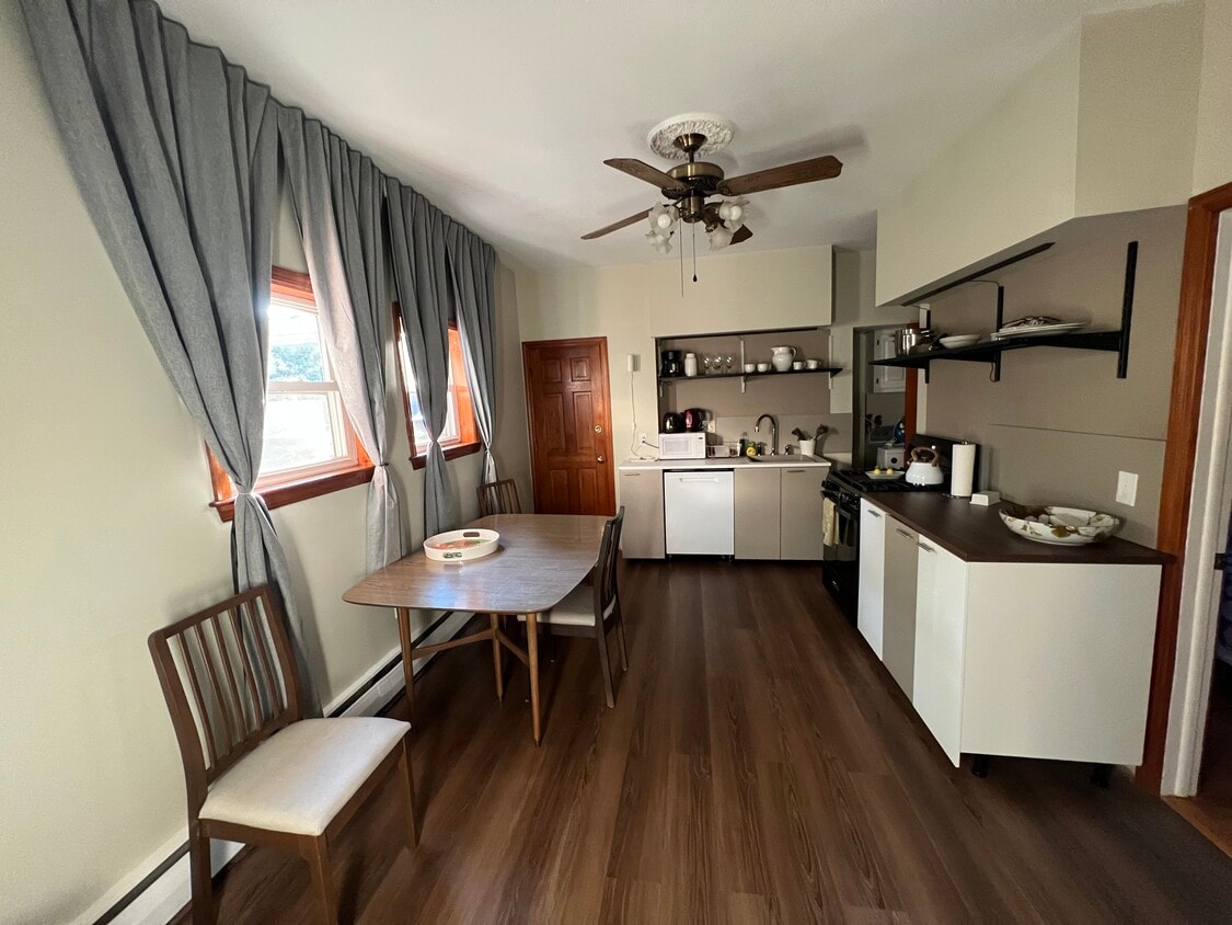 Photo - 151 1/2 Bradley St (New Haven, CT)