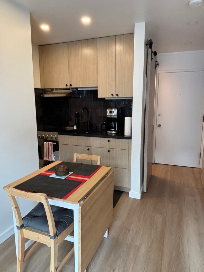 Photo - 725 E Main St Unidad 107