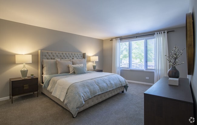 3BR,2BA,1590SF