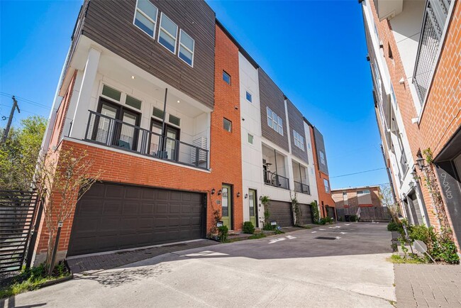 Photo - 9644 Riddlewood Ln Condo