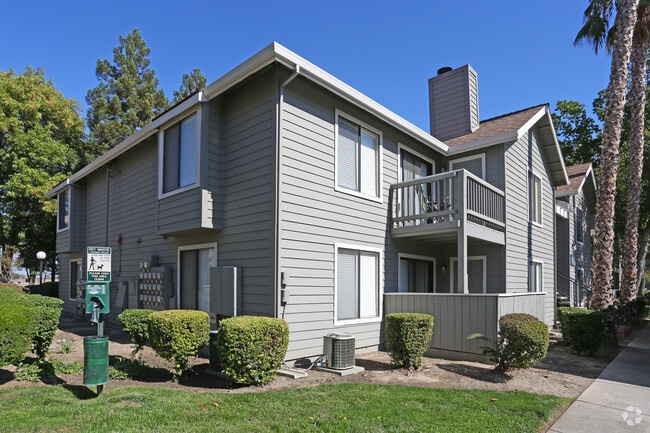 THE MARINA APARTMENTS