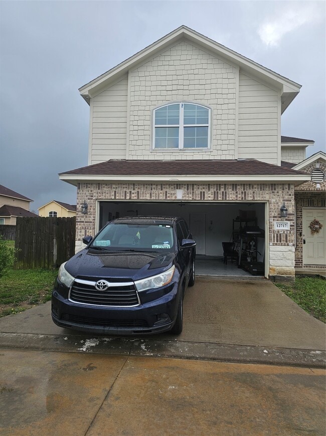 Building Photo - 12717 Yoshino Cherry St