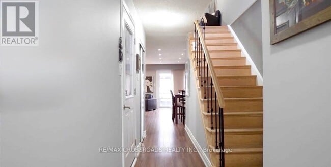 Photo - 90 Foster Crescent