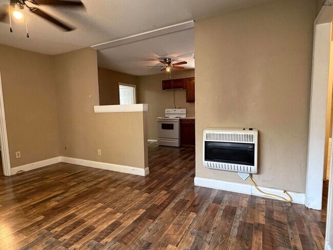 115 E Garden Dr
