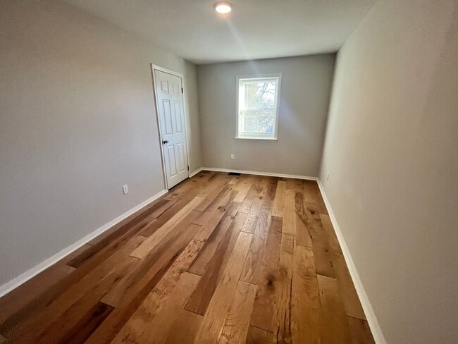 Photo - 611 Old Elm St Unit 3