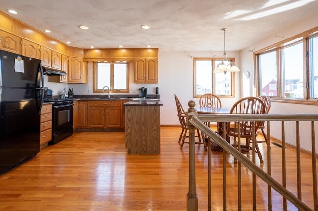 Photo - 170 Tilton St