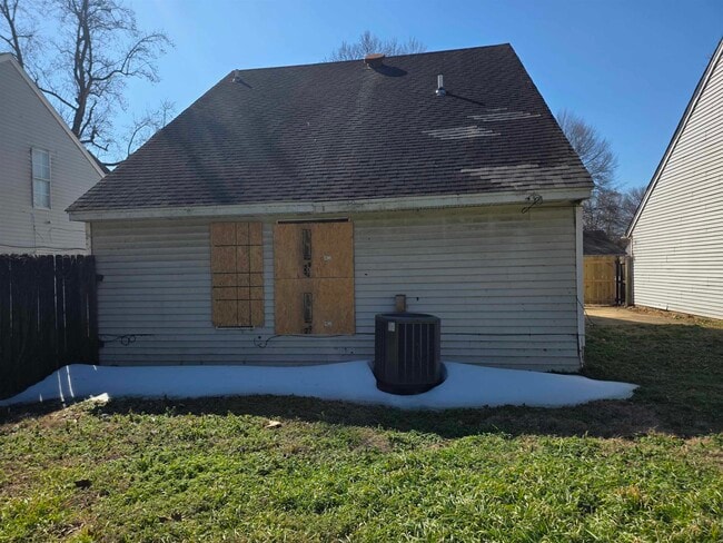 Building Photo - 96 Willow Dr