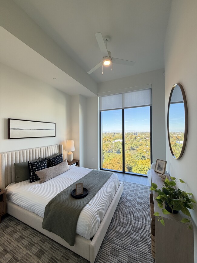 Building Photo - 91 NW 26th St Unit B11