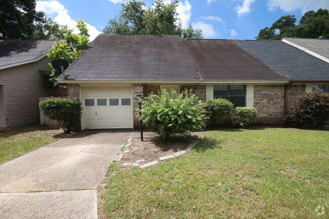 Building Photo - Charming West Pensacola Townhome – 2BR/2BA...