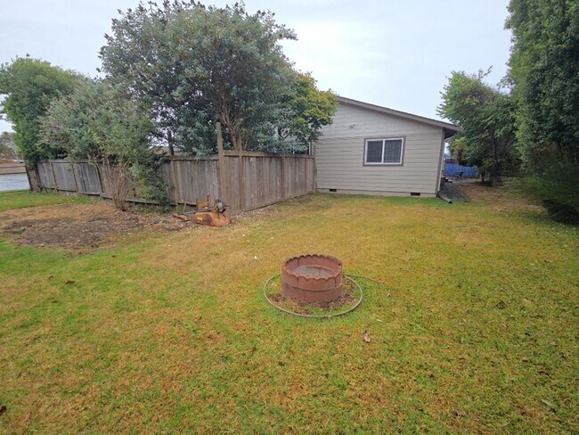 Photo - 1659-1659 Fischer Ave Unit 1655 Fischer [PRM: Andrew]