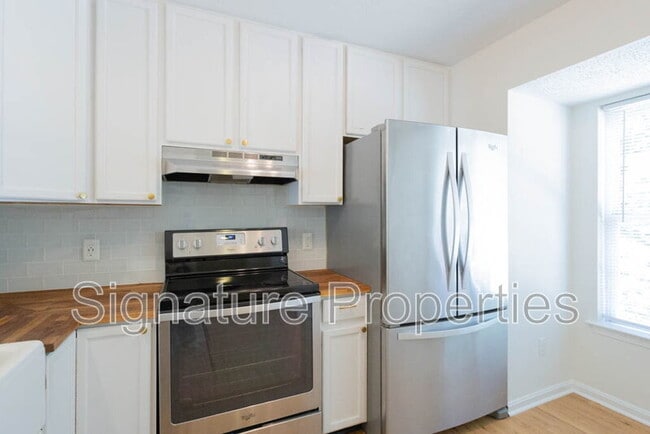 Photo - 405 Lakeview Ct