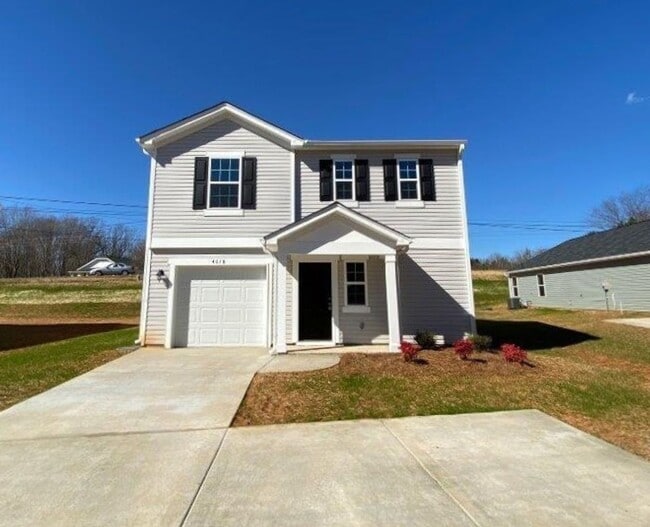 Building Photo - Beautiful 3 Bedroom, 2 1/2 Bathroom Home off Robinhood Rd in Winston!