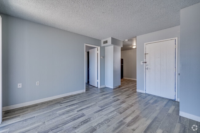 1BR, 1BA - 600SF - The Flats at Granite Reef