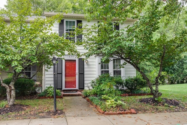 Building Photo - Wonderful End Unit Townhome Available Near...