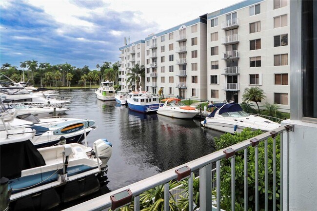 Photo - 1700 NW N River Dr Unit 201