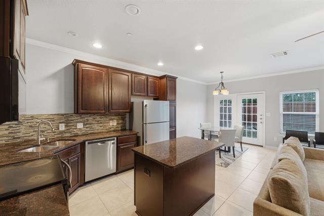 Building Photo - 706 S Jupiter Rd