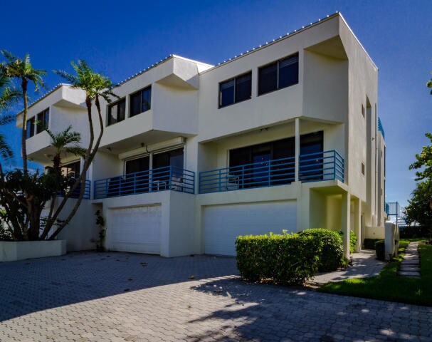 Front/West Exposure - 370 Mercury Rd