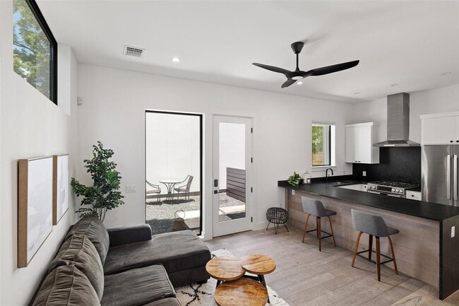 Photo - 1903 Frazier Ave