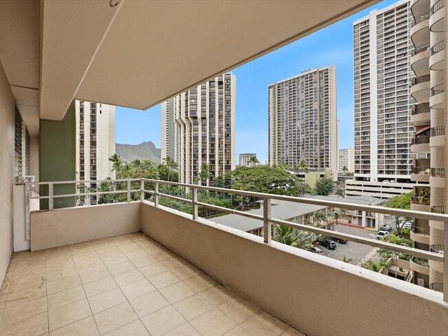 Photo - 2533 Ala Wai Blvd