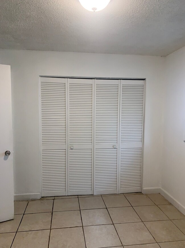 1144 NW 5th St Unit 1