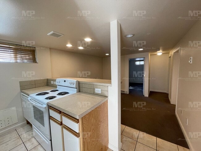 Photo - 511 1/2 S Grant Ave