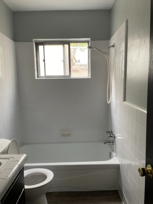 Photo - 3834 Service St