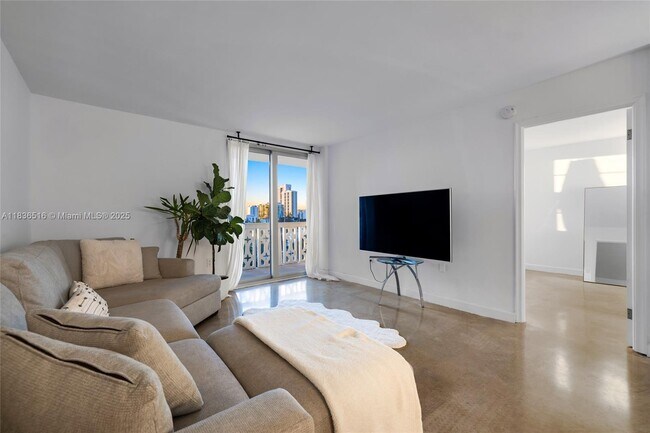 Building Photo - 1020 Meridian Ave Unit 816 Rental