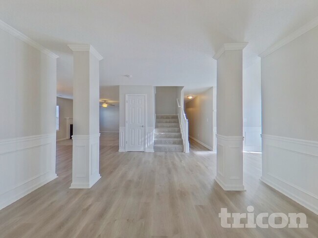 Photo - 6936 Foxmoor Way