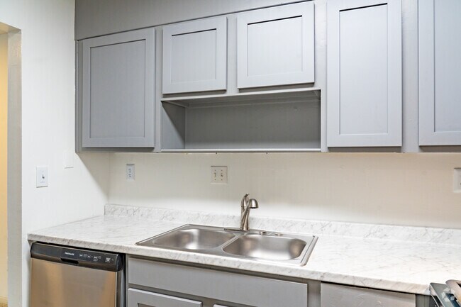 1 habitación, 1 baño, cocina de 800 pies cuadrados