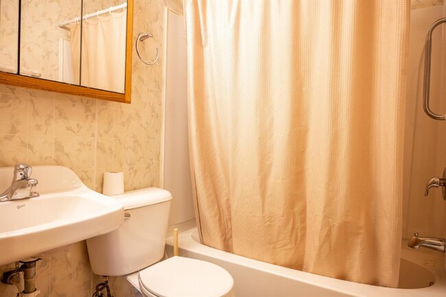 Photo - 901 Martin St