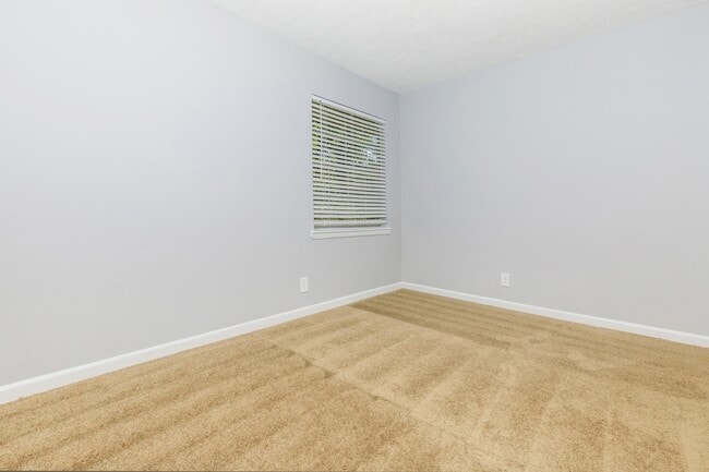 RENOVATED 2BRx1BA: Bedroom 2