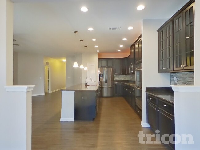 Photo - 735 Longford Dr